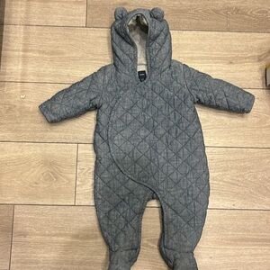 Baby Gap quilted bunting 6-12mo